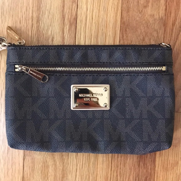 Michael Kors Wristlet - Picture 3 of 8